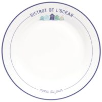 Assiette plate en porcelaine blanche et bleue imprimée Maisons du Monde