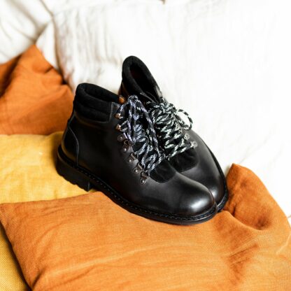 Boots en cuir style randonnée MERIBEL Noir ANTHOLOGY PARIS