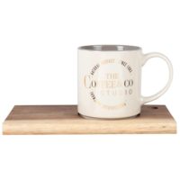 Mug en faïence crème avec plateau en robinia Maisons du Monde