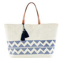 Sac de plage en coton écru motifs graphiques bleus Maisons du Monde