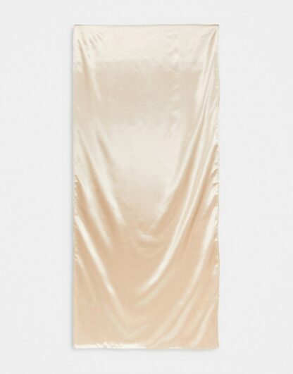 ASOS DESIGN - Grand foulard uni en satin polyester - Beige Asos