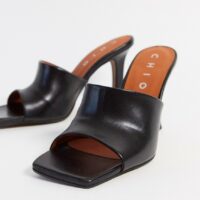 Chio - Mules en cuir à talons avec bout carré - Cuir noir Asos