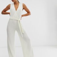 Loungeable - Combinaison large nouée sur l'avant - Crème-Blanc Asos