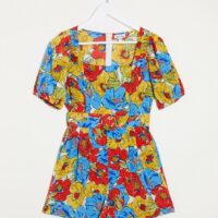 Neon Rose - Combishort à fleurs style vintage avec manches bouffantes et ceinture-Rouge Asos