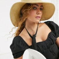 & Other Stories - Chapeau de paille à large bord avec liens noirs-Beige Asos