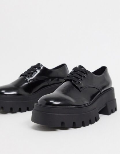 Pull&Bear - Chaussures richelieu vernies chunky - Noir Asos