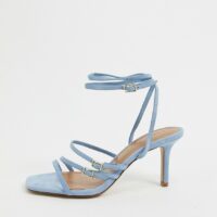 Who What Wear - Everly - Sandales en cuir avec brides à boucles et talons - Bleu Asos