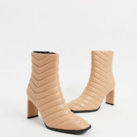 Z_Code_Z - Misha - Bottines matelassées à talon en similicuir vegan - Beige - Exclusivité-Fauve Asos