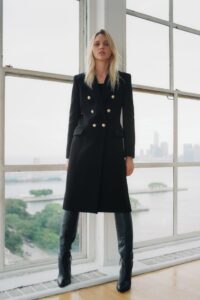MANTEAU À BOUTONS MÉTALLIQUES Zara