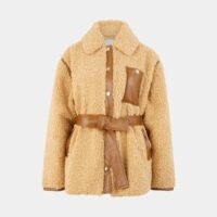 Veste droite courte peau lainée cuir Beige Sandro