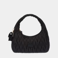 Sac hobo Miu Wander en nylon régénéré matelassé Noir Miu Miu