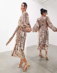 ASOS EDITION - Robe portefeuille mi-longue à manches chauve-souris et sequins - Doré