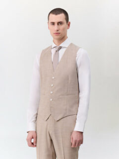 Cérémonies: costumes, gilets, smokings. Laine, lin, soie. Coupes Slim/Regular. Bleu, beige, vert d’eau. Chic moderne et facile.