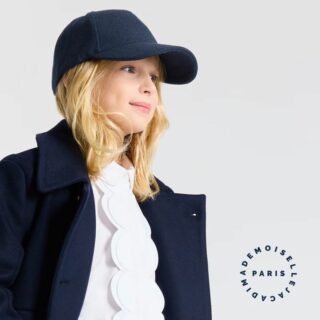 Esprit couture et chic parisien pour 8-16 ans: cachemire, laine, denim surpiqué et accessoires intemporels.