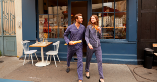 Les Tradi Femme: pyjamas en coton bio et lyocell, coupes boutonnées ou classiques, rayures, marine, noir, rouge, chaussettes & ballerines.