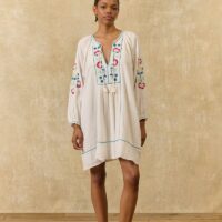 Robe Courte Manches Longues À Broderies