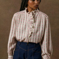 Blouse Col Montant À Volants Et Rayures