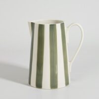 Pichet en céramique blanche et verte 1