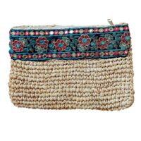 Pochette en raphia avec galon multicolore
